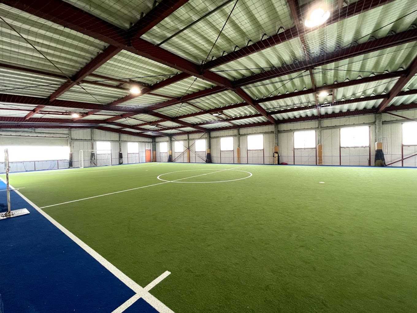 フットサルヨコタのコートの画像です
